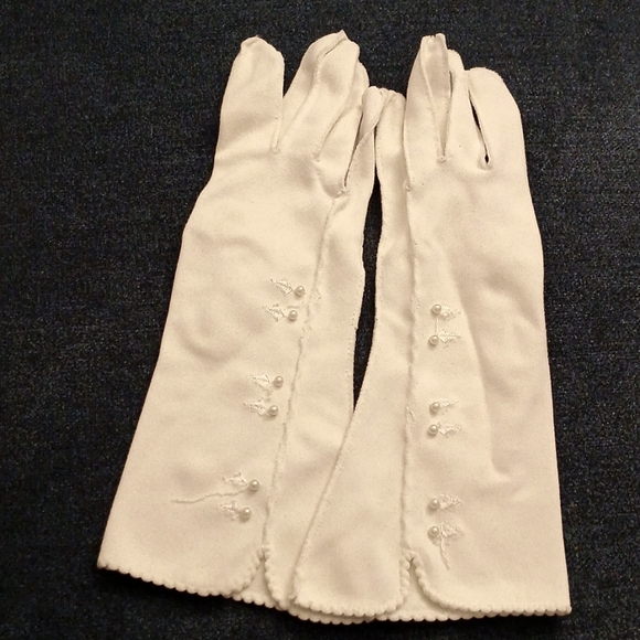 Retro Hat & Gloves - Picture 5 of 6